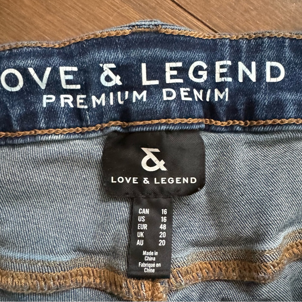 Love & Legend rare and one of a kind jeans with chains. - Picture 6 of 11